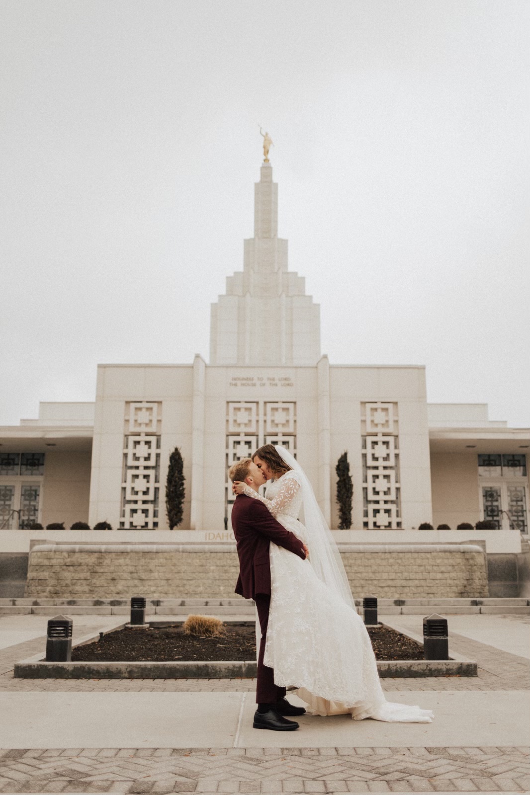 Met on Mutual: Madison & Taylor